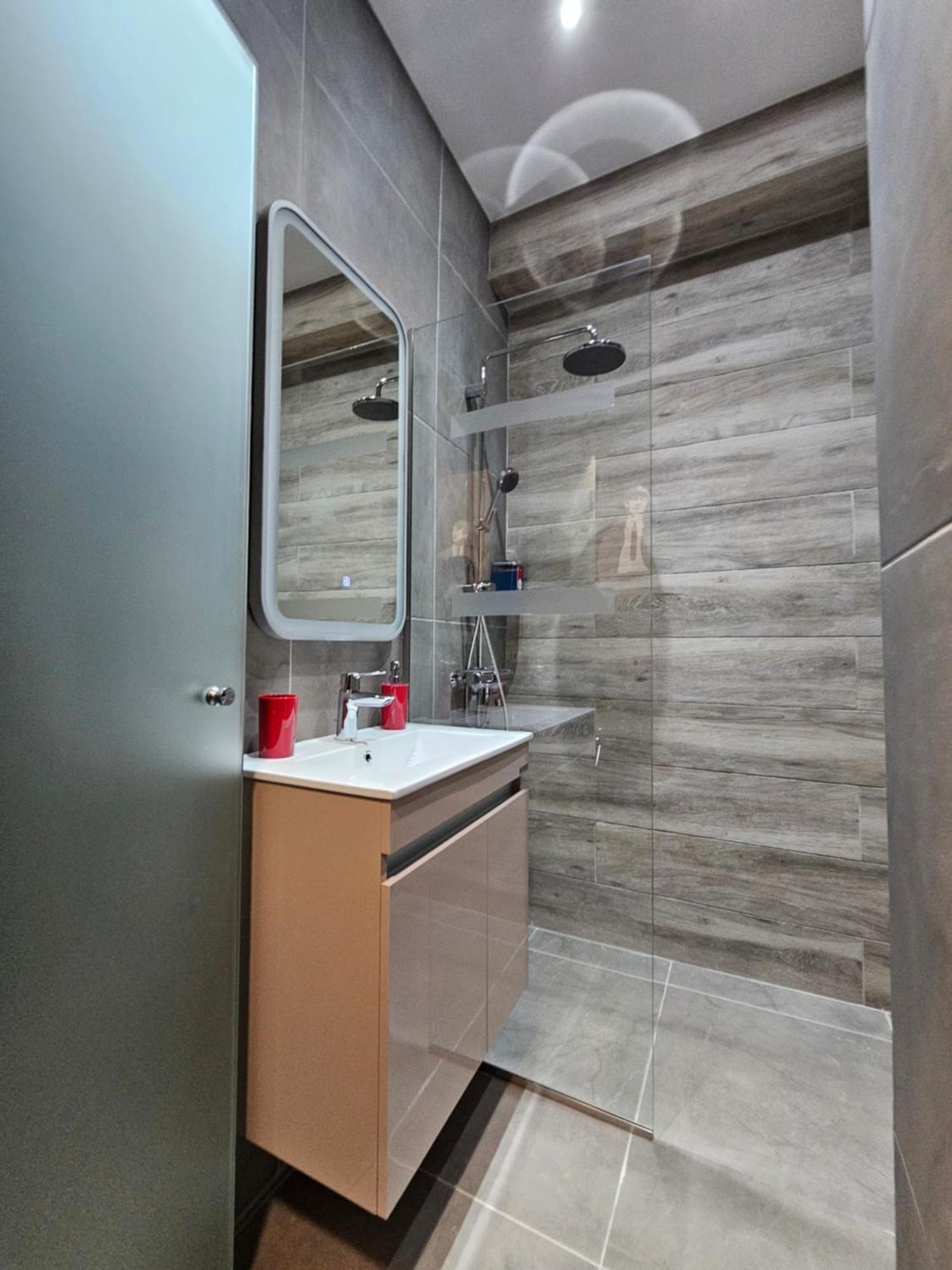 Dione Luxury Business Suite In The Heart Of Athènes Extérieur photo